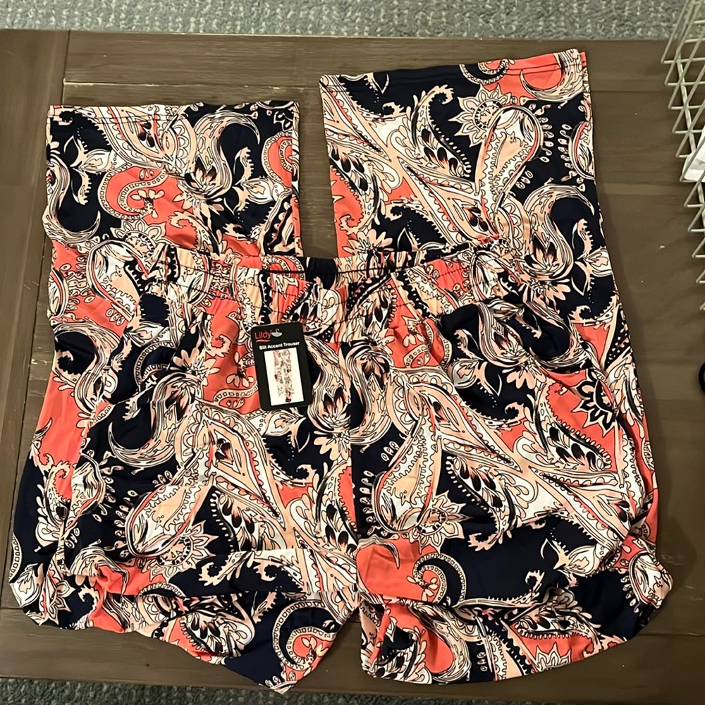 Slit Accent Pants Size L-XL NWT